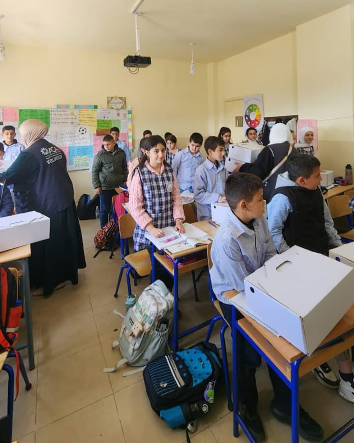 زار فريق مكتب الجنوب التابع لجمعية الوعي والمواساة الخيرية مدرسة هادي قصب الرسمية في…