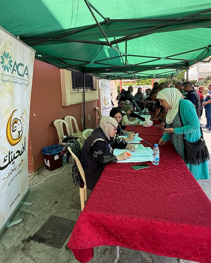 تتواصل أعمال ذبح الأضاحي وتوزيع اللحوم ضمن حملة “أضحيتك... خير يتجدّد”، ليحمل العيد معه…