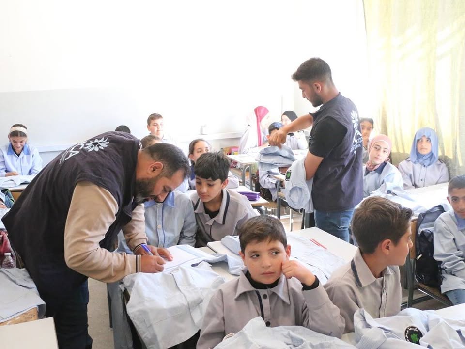 انطلقت جمعية الوعي والمواساة الخيرية، بالشراكة مع منظمة Anera، في تسليم المراييل المدرسية…